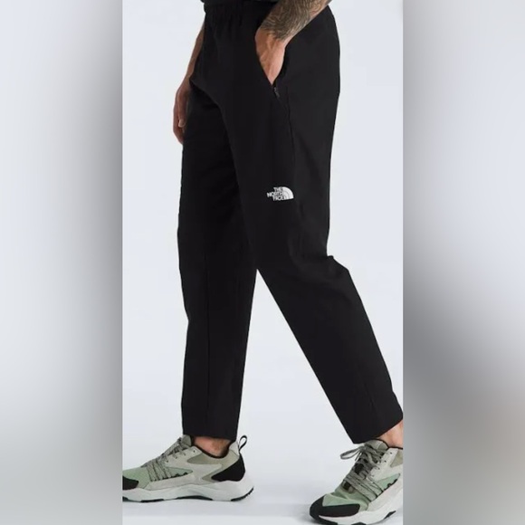 The North Face Men's Black Joggers - Picture 2 of 5